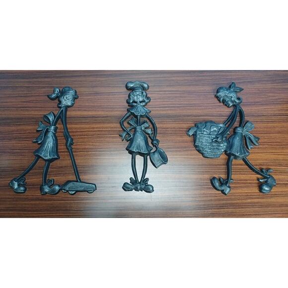 Vintage Sexton 1971 Cast Iron Wall Hanging Cooking, Vacuuming, Laundry Farmhouse - Picture 2 of 13